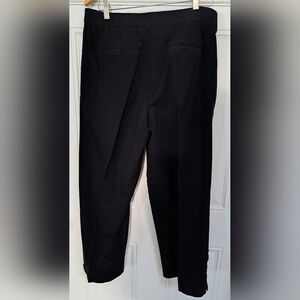 Flair Sport corduroy pants in black. NO SIZE TAG.